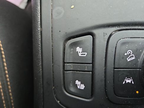 Used 2020 GMC Terrain SLE w/ Driver Convenience Package image 25