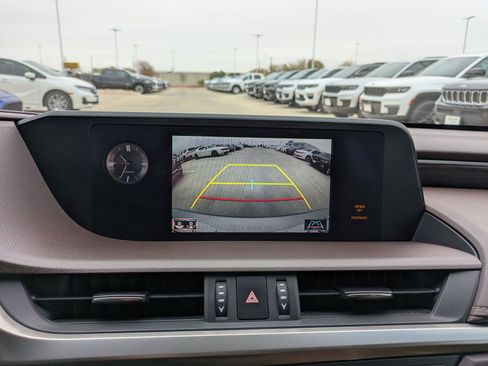 Used 2019 Lexus ES 350 ES 350 Luxury w/ Premium Package image 19