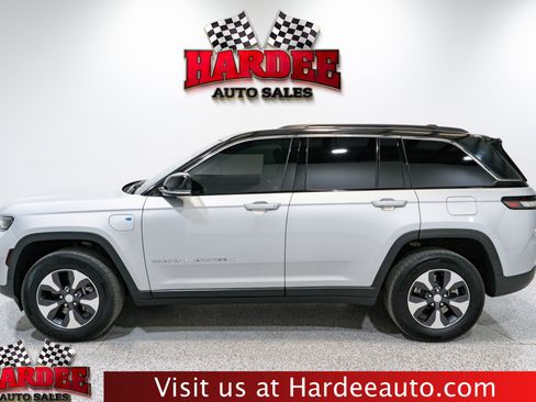 Used 2023 Jeep Grand Cherokee 4WD 4xe image 1