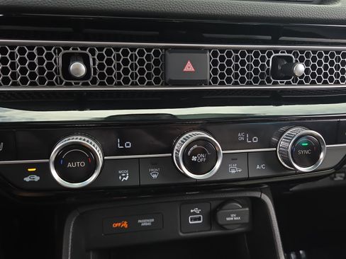 Used 2024 Honda Civic EX-L image 29