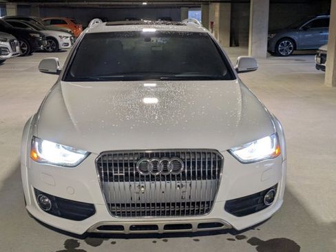 Used 2016 Audi A4 Premium Plus w/ Technology Package image 2