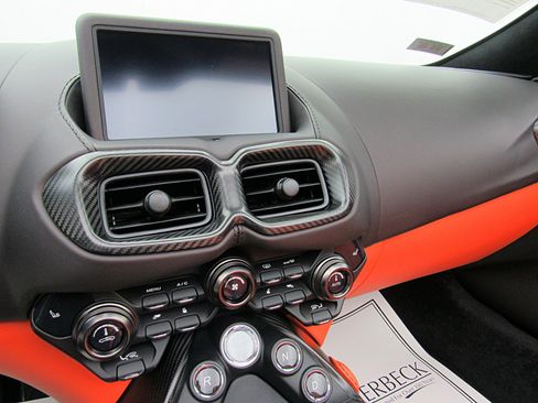 Used 2023 Aston Martin V8 Vantage Roadster RWD image 32
