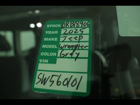 Used 2025 Jeep Wrangler Unlimited Sahara AWD/4WD image 28