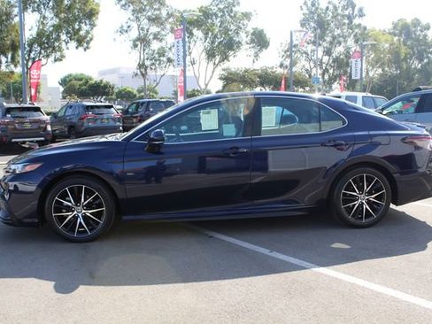 Certified 2022 Toyota Camry SE w/ Convenience Package AWD/4WD image 6