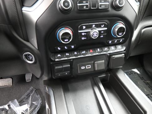 Used 2021 Chevrolet Silverado 1500 LTZ w/ LTZ Premium Package image 15