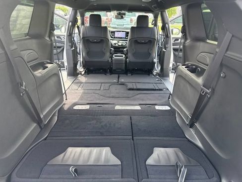 New 2026 Chrysler Pacifica Select AWD/4WD image 51
