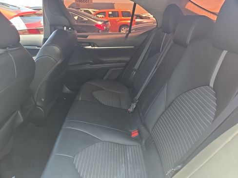 Used 2022 Toyota Camry SE w/ Carpet Mat Package (TMS) FWD image 11