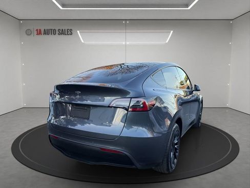 Used 2020 Tesla Model Y Long Range image 5