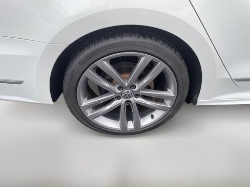 Used 2017 Volkswagen Passat 1.8T R-Line image 10