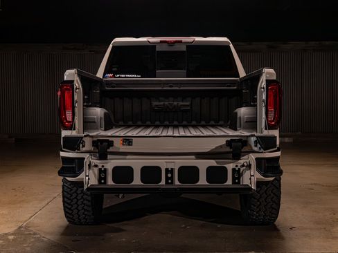 Used 2026 GMC Sierra 1500 AT4 w/ AT4 Premium Package AWD/4WD image 9