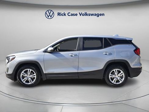 Used 2021 GMC Terrain SLE image 4