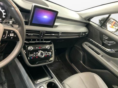 Used 2022 Lincoln Corsair AWD w/ Premium Package image 10