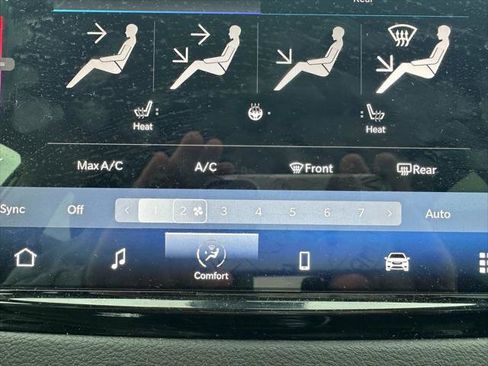 Certified 2024 Chrysler Pacifica Touring-L image 5