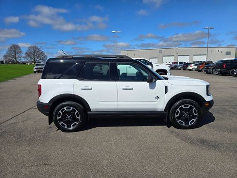Used 2022 Ford Bronco Sport Outer Banks w/ Tech Package AWD/4WD image 4