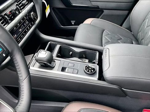 New 2026 Nissan Pathfinder Platinum w/ Cargo Package image 12