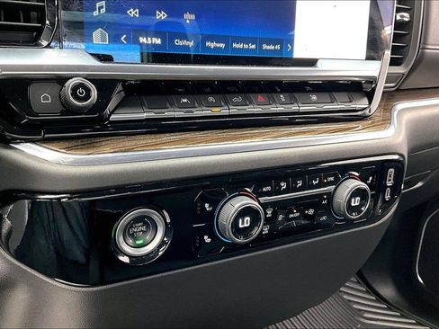 Used 2024 Chevrolet Silverado 1500 LT AWD/4WD image 32