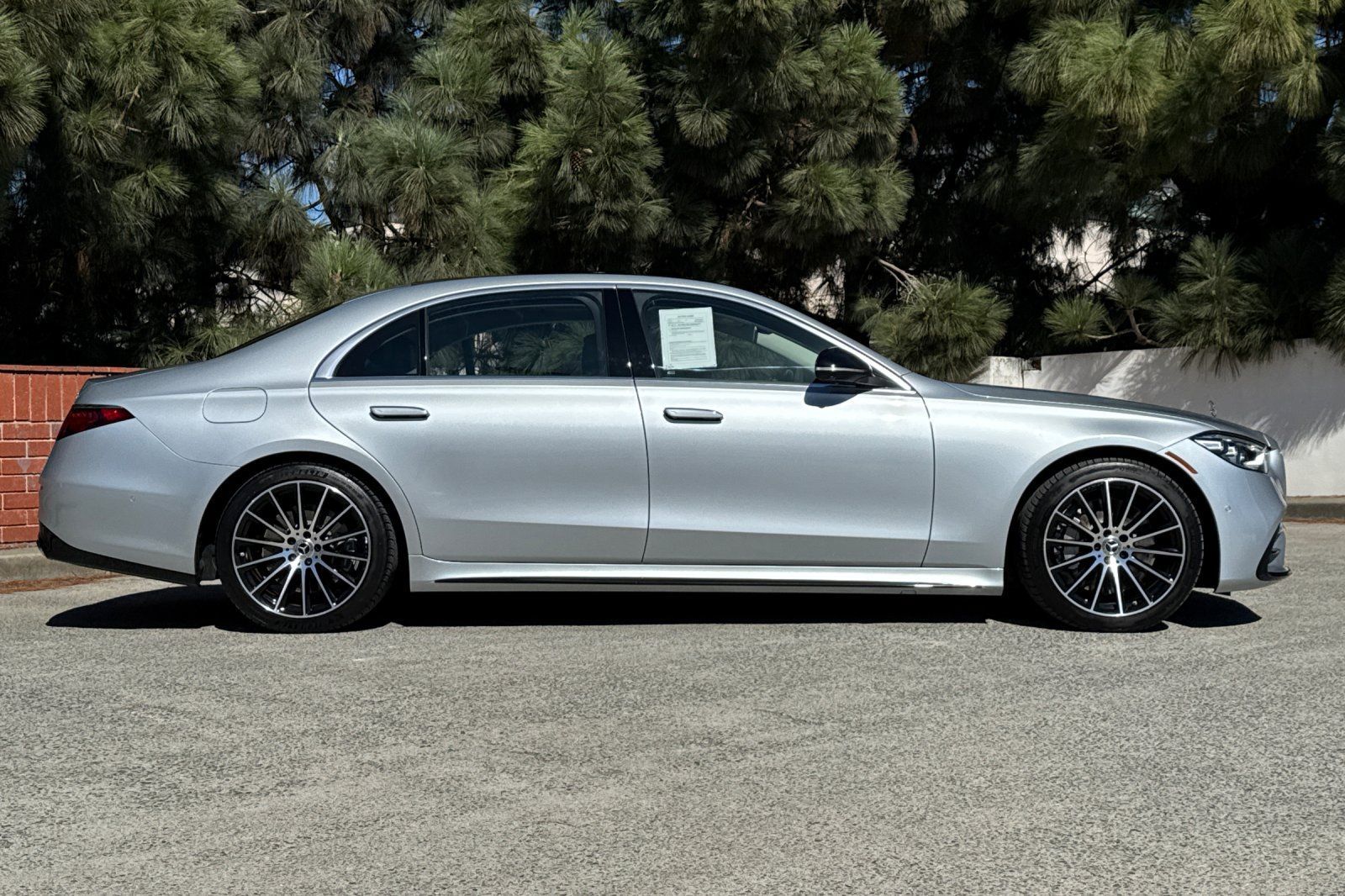 Used 2022 Mercedes-Benz S 500 4MATIC image 3