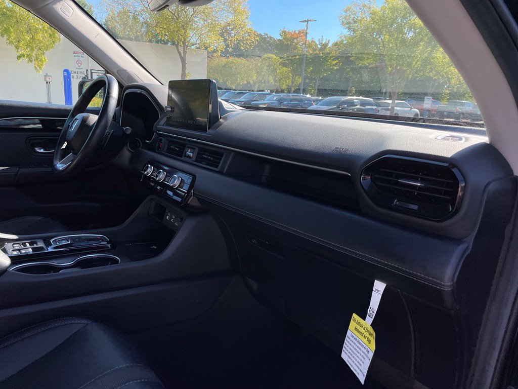 Certified 2025 Honda Pilot Touring image 34