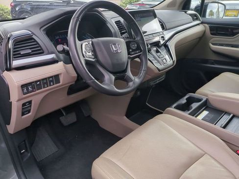 Used 2018 Honda Odyssey Elite image 12