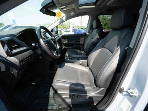 Used 2023 Honda Odyssey Touring image 9