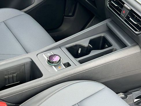 New 2026 Volkswagen Tiguan SE image 12