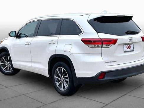 Used 2018 Toyota Highlander XLE FWD image 12