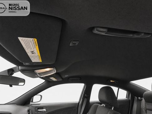 Used 2022 Dodge Charger SXT RWD image 12