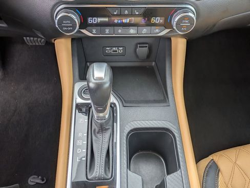 Used 2023 Nissan Sentra SV w/ SV Premium Package FWD image 18