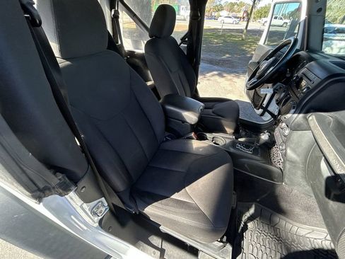 Used 2018 Jeep Wrangler Sport image 19