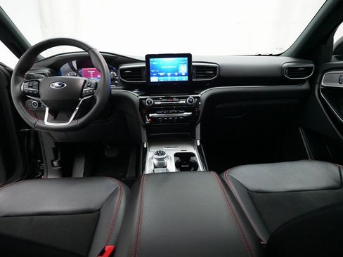 Used 2023 Ford Explorer ST-Line w/ Class IV Trailer Tow Package image 5