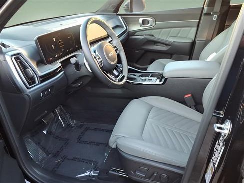 Used 2024 Kia Sorento SX Prestige w/ Sage Leather Package image 11