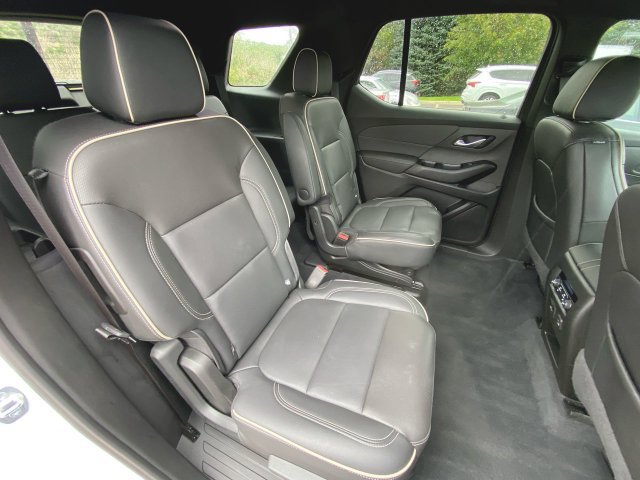 Used 2023 Chevrolet Traverse Premier FWD image 27