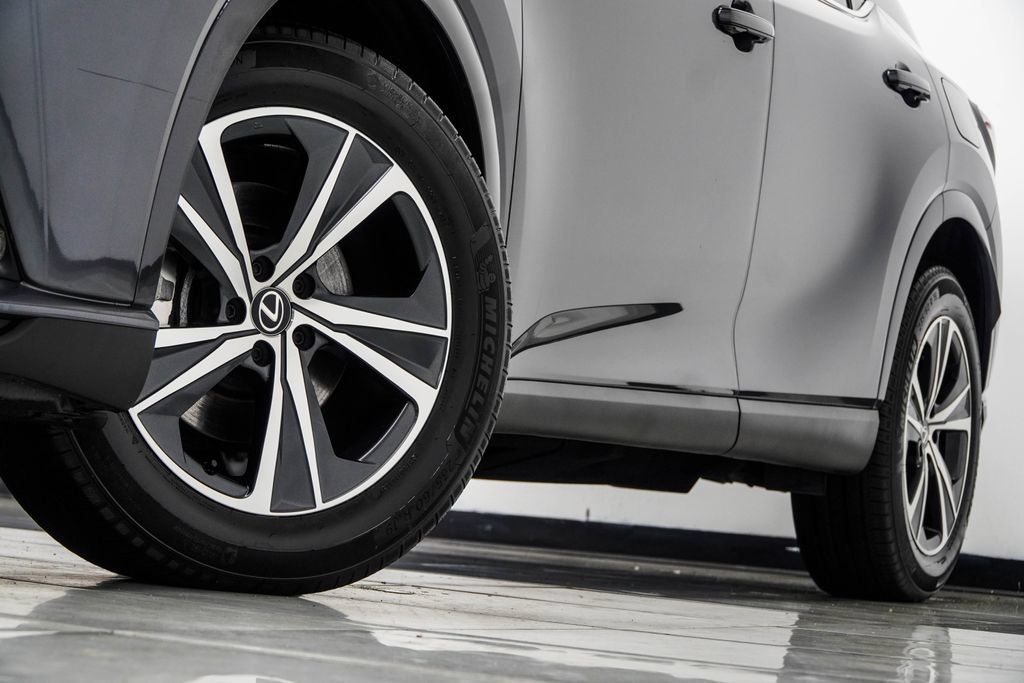 Used 2024 Lexus RX 350 Premium w/ Cold Area Package FWD image 4