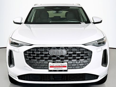 Used 2025 Audi Q5 Premium Plus w/ Premium Plus AWD/4WD image 2