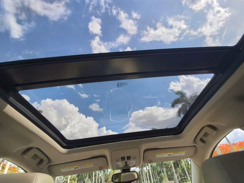 Used 2013 Cadillac SRX Luxury FWD image 23