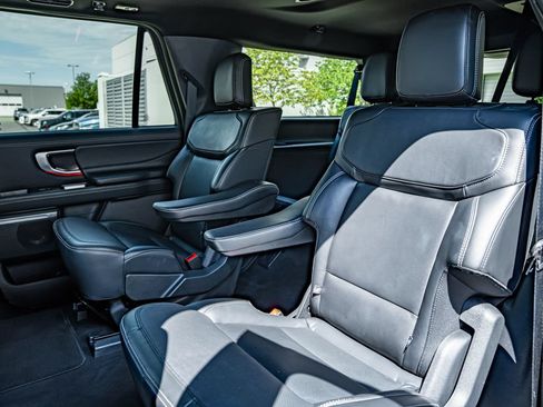 Used 2025 Ford Expedition Max Platinum w/ Stealth Appearance Package AWD/4WD image 34