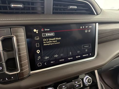 Used 2023 GMC Yukon Denali AWD/4WD image 12