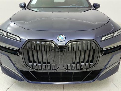 Used 2023 BMW i7 xDrive60 image 8