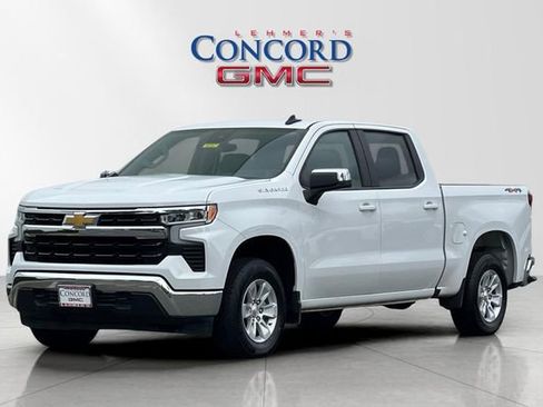 Used 2025 Chevrolet Silverado 1500 LT AWD/4WD image 8