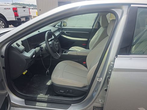 Used 2024 Hyundai Sonata SEL w/ Convenience Package FWD image 7