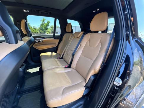 Used 2017 Volvo XC90 T6 Momentum w/ Vision Package AWD/4WD image 5
