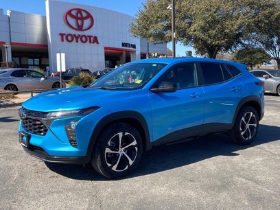 Used 2025 Chevrolet Trax RS w/ Sunroof Package