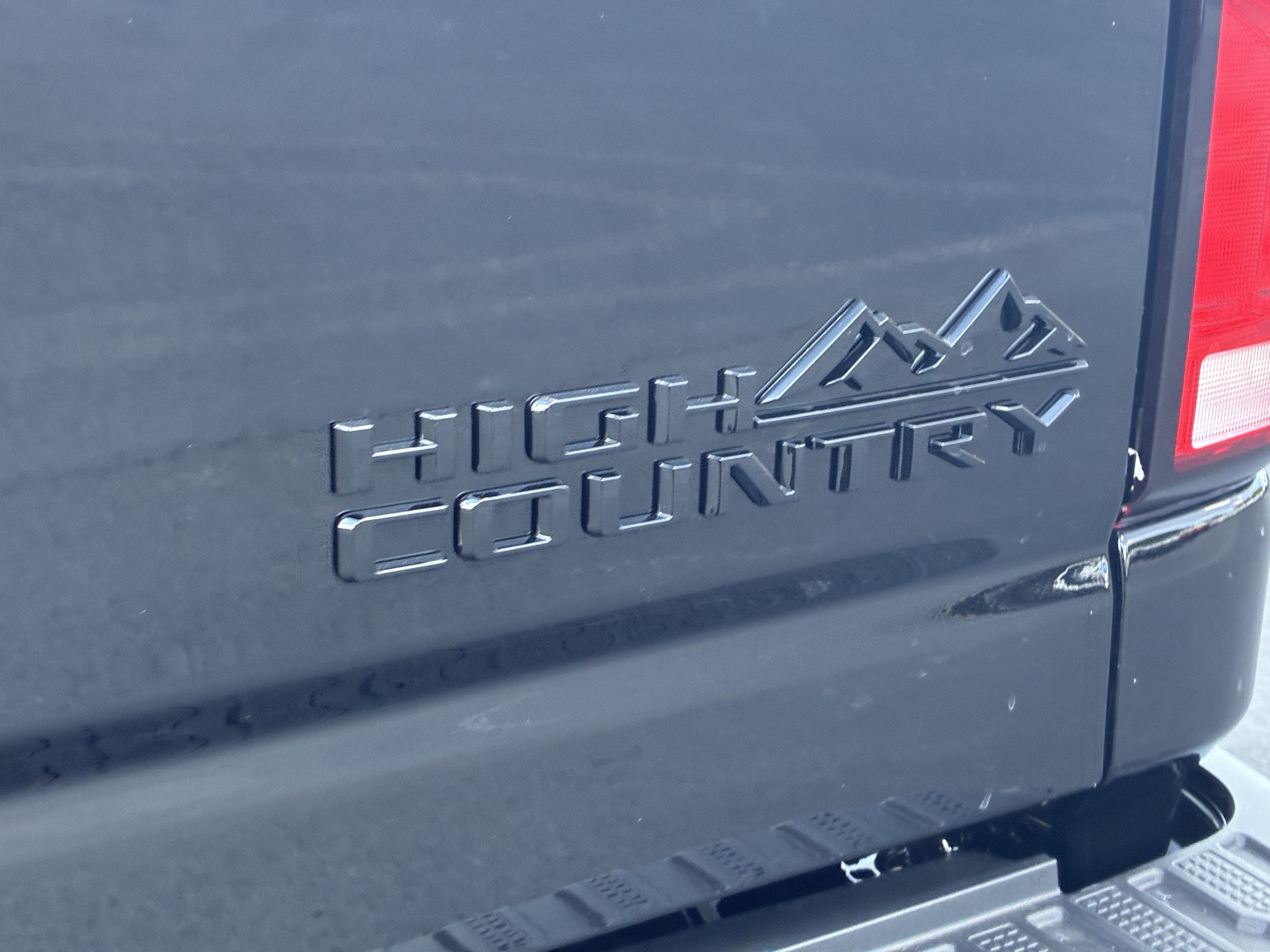 New 2026 Chevrolet Silverado 2500 High Country w/ Midnight Edition AWD/4WD image 13