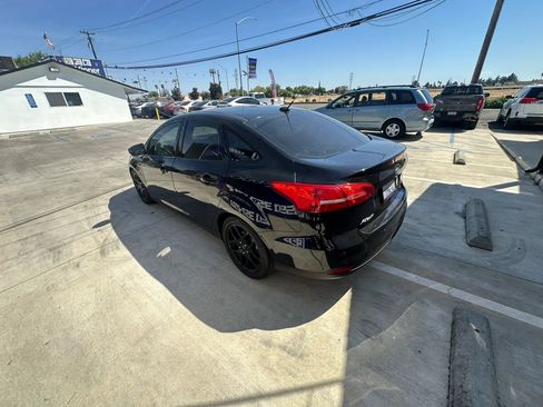 Used 2016 Ford Focus SE w/ Equipment Group 201A FWD image 11