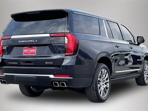 Used 2025 GMC Yukon XL Denali w/ Denali Reserve Package image 5