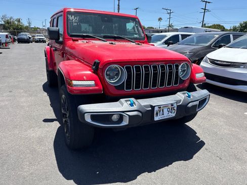 Used 2024 Jeep Wrangler Unlimited Sahara AWD/4WD image 8