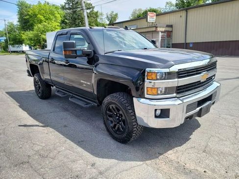 Used 2017 Chevrolet Silverado 2500 LT AWD/4WD image 3