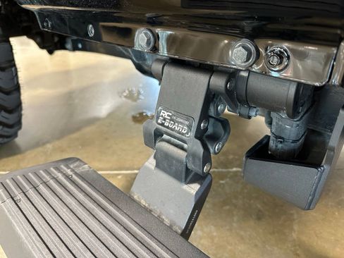 Used 2023 Jeep Gladiator Mojave w/ LED Lighting Group AWD/4WD image 10