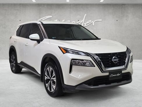 Used 2023 Nissan Rogue SV FWD image 2