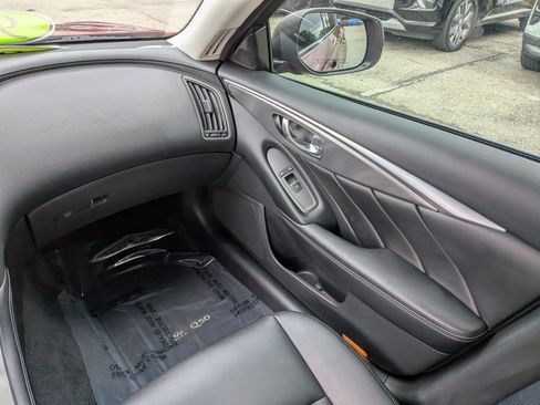 Used 2016 INFINITI Q50 Premium AWD/4WD image 17